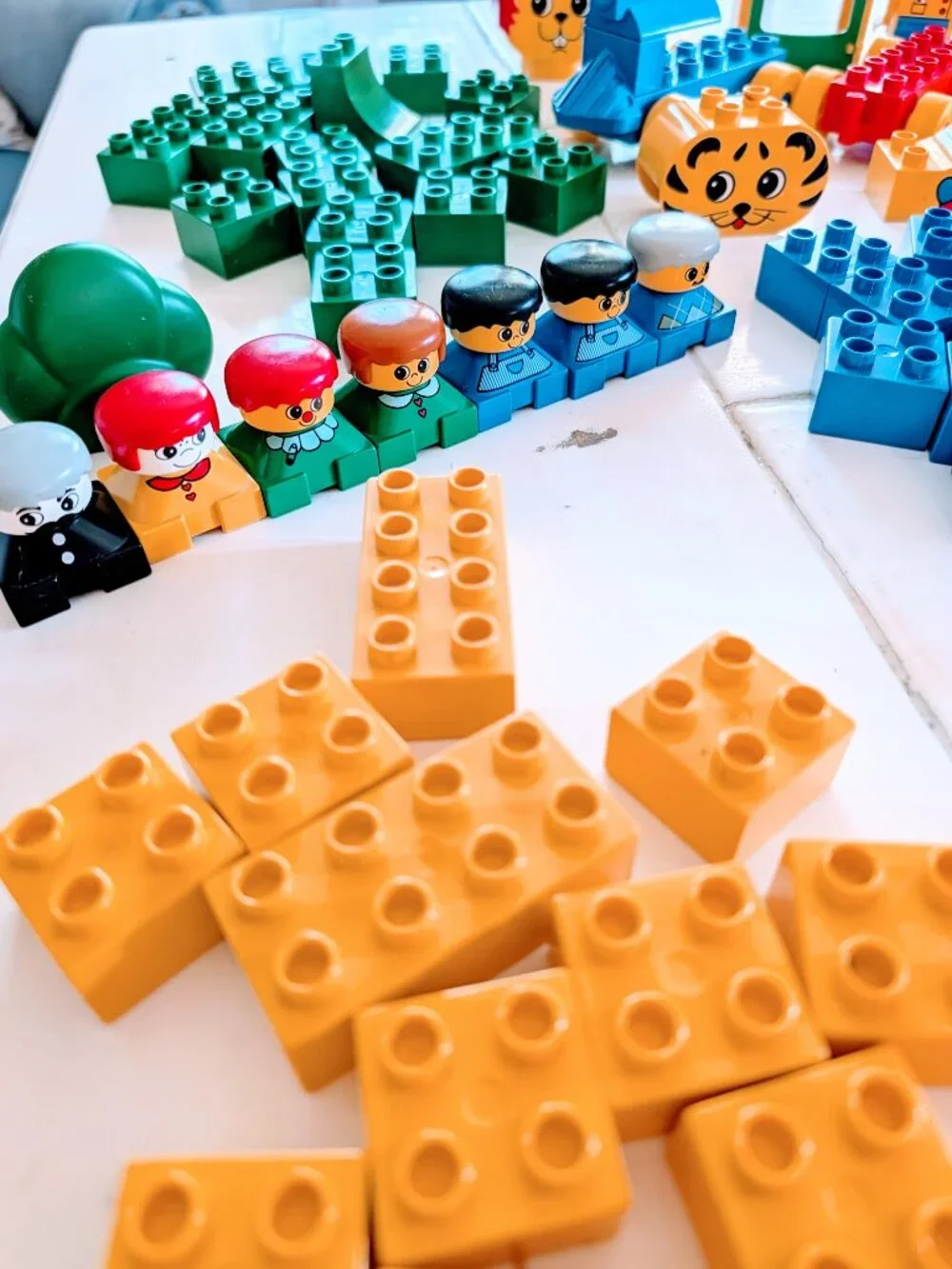 VTG 90s LEGO Duplo Lot 86pc Animals Train Figures Circus Green Bucket #2397 - Picture 5 of 7